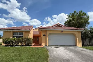 17527 NW 62nd Pl N, Hialeah, FL 33015 - Photo 1
