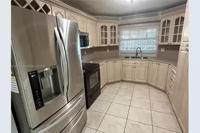 17527 NW 62nd Pl N, Hialeah, FL 33015 - Photo 5