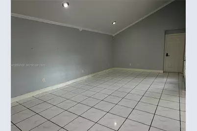 17527 NW 62nd Pl N, Hialeah, FL 33015 - Photo 3