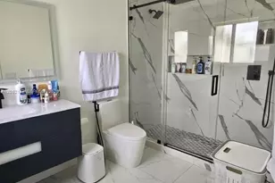 291 NW 93rd Ave, Pembroke Pines, FL 33024 - Photo 9