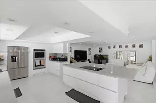 3321 NE 170th St, North Miami Beach, FL 33160 - Photo 37