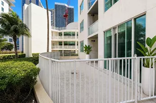 253 NE 2nd St, Miami, FL 33132 - Photo 3