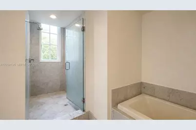 253 NE 2nd St #802, Miami, FL 33132 - Photo 11