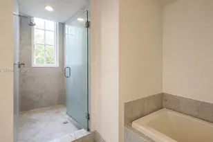 253 NE 2nd St, Miami, FL 33132 - Photo 11