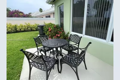 1020 Bear Island Dr, West Palm Beach, FL 33409 - Photo 5