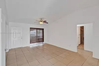 10375 SW 209th Ln, Cutler Bay, FL 33189 - Photo 5