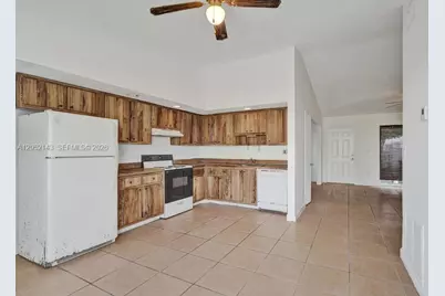 10375 SW 209th Ln, Cutler Bay, FL 33189 - Photo 7