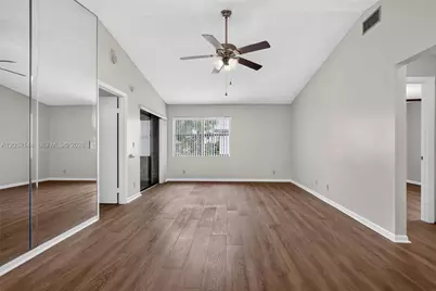 7626 Tahiti Ln #204, Lake Worth, FL 33467 - Photo 3