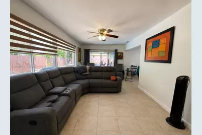 8291 NW 17th Ct, Pembroke Pines, FL 33024 - Photo 9