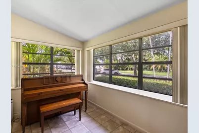 640 Cardinal St, Miami Springs, FL 33166 - Photo 11