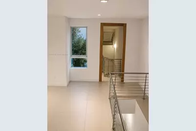 9151 NW 33rd St, Doral, FL 33172 - Photo 9