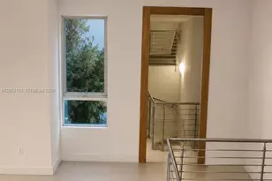 9151 NW 33rd St, Doral, FL 33172 - Photo 9