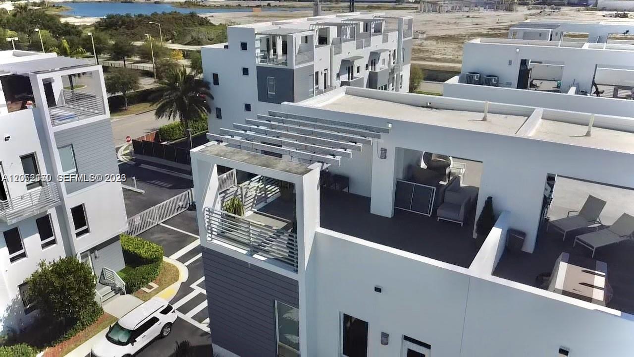 9151 NW 33rd St - 9151 NW 33rd St, Doral, FL 33172 Luxury Property | Jose Angel Pina