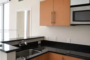 300 S Biscayne Blvd, Miami, FL 33131 - Photo 3