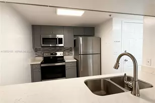 280 SW 20th Rd, Miami, FL 33129 - Photo 3