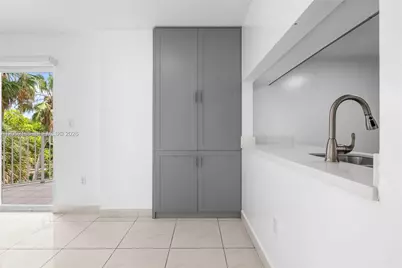 280 SW 20th Rd #504, Miami, FL 33129 - Photo 9