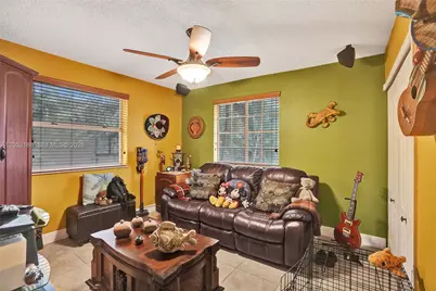 2359 W 74th St #1-104, Hialeah, FL 33016 - Photo 25