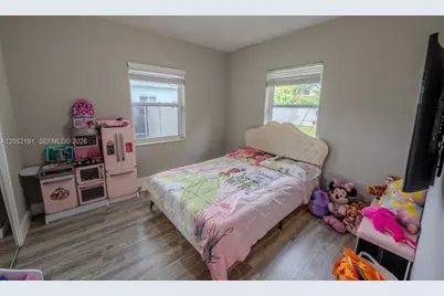 1120 S 28th Ave, Hollywood, FL 33020 - Photo 13