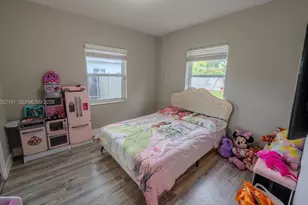 1120 S 28th Ave, Hollywood, FL 33020 - Photo 13