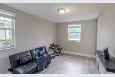 1120 S 28th Ave, Hollywood, FL 33020 - Photo 9
