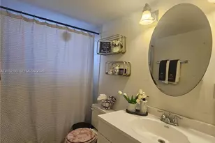 1750 W 46th St, Hialeah, FL 33012 - Photo 17