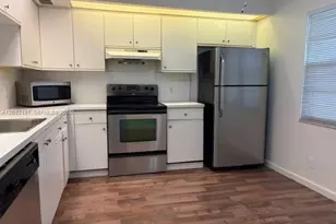 1300 SW 125th Ave, Pembroke Pines, FL 33027 - Photo 9
