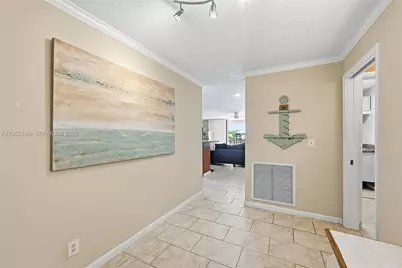 801 Palm Trl #10, Delray Beach, FL 33483 - Photo 5