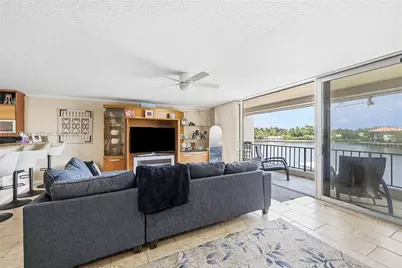 801 Palm Trl #10, Delray Beach, FL 33483 - Photo 1