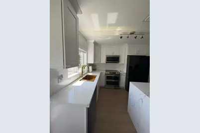 1920 NW 182nd Ter, Pembroke Pines, FL 33029 - Photo 11