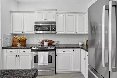 1311 Croton Ct, Weston, FL 33327 - Photo 23