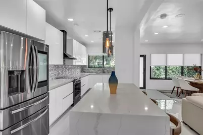 2484 SW 25th St, Miami, FL 33133 - Photo 13