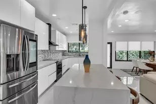 2484 SW 25th St, Miami, FL 33133 - Photo 13