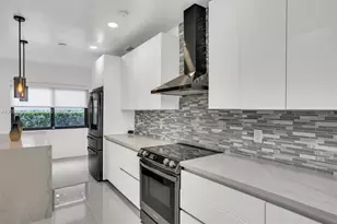 2484 SW 25th St, Miami, FL 33133 - Photo 17