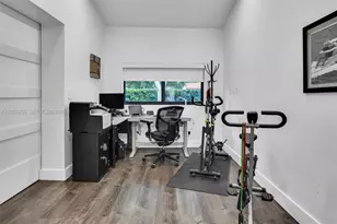 2484 SW 25th St, Miami, FL 33133 - Photo 21