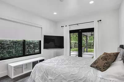 2484 SW 25th St, Miami, FL 33133 - Photo 31