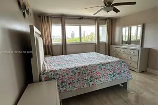 329 SE 3rd St, Hallandale Beach, FL 33009 - Photo 21