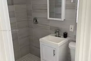 11890 NE 16th Ave, Miami, FL 33161 - Photo 9