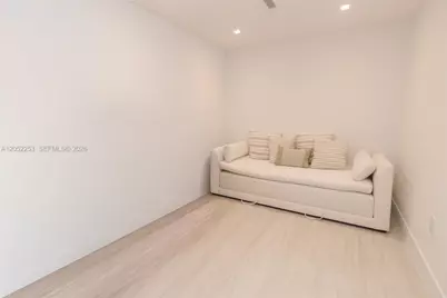 2411 Laguna Circle #1704, North Miami, FL 33181 - Photo 13