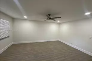 13255 SW 7th Ct, Pembroke Pines, FL 33027 - Photo 11