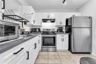 8720 N Sherman Cir, Miramar, FL 33025 - Photo 3