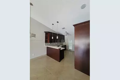 7191 W 24th Ave #50-PH5, Hialeah, FL 33016 - Photo 5