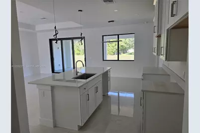 728 N Laplata Ave, Lehigh Acres, FL 33974 - Photo 5