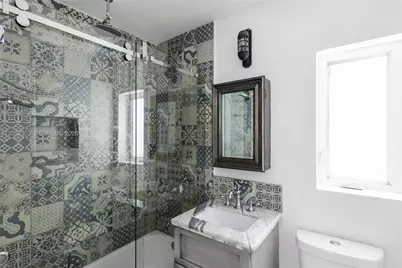 583 W 49th St, Miami Beach, FL 33140 - Photo 13