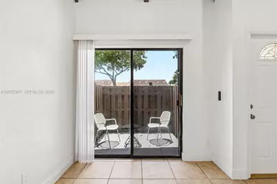 2112 SW 81st Way, Davie, FL 33324 - Photo 9