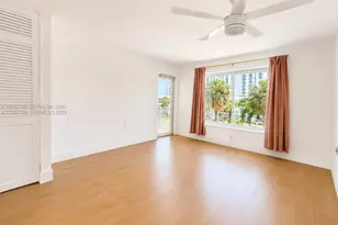 1631 NE 114th St, Miami, FL 33181 - Photo 17