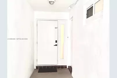 1631 NE 114th St #307, Miami, FL 33181 - Photo 27