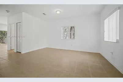 1668 SE 30th St #1, Homestead, FL 33035 - Photo 5