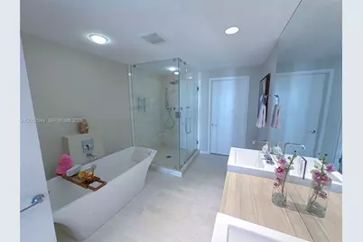 17111 Biscayne Blvd #1705, North Miami Beach, FL 33160 - Photo 23