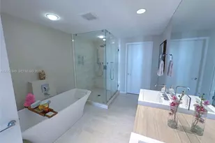 17111 Biscayne Blvd, North Miami Beach, FL 33160 - Photo 23