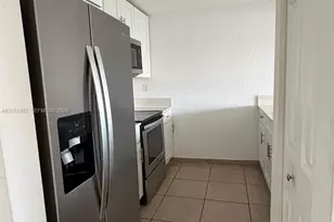 600 NE 36th St, Miami, FL 33137 - Photo 3